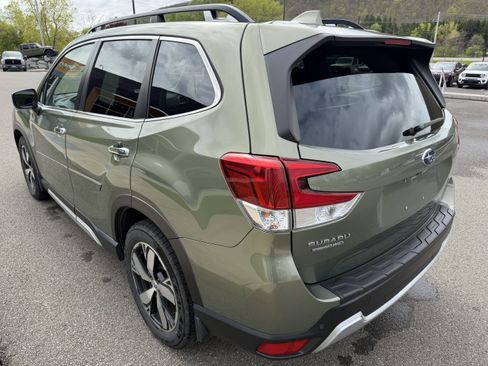 Used 2019 Subaru Forester Touring AWD/4WD image 2
