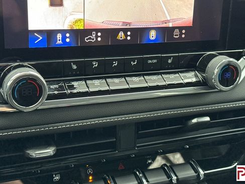 Used 2024 Chevrolet Colorado LT w/ LT Convenience Package III image 25