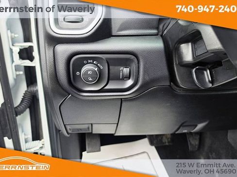 Used 2024 RAM 3500 Big Horn AWD/4WD image 16