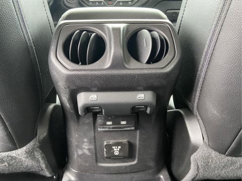 Used 2021 Jeep Wrangler Unlimited Sahara AWD/4WD image 13