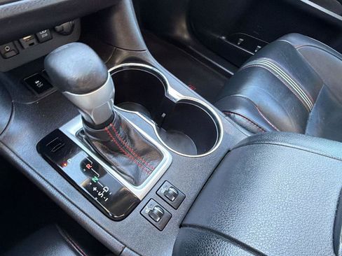 Used 2019 Toyota Highlander SE w/ Nightshade Edition image 32