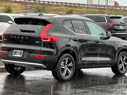 Used 2025 Volvo XC40 B5 Core