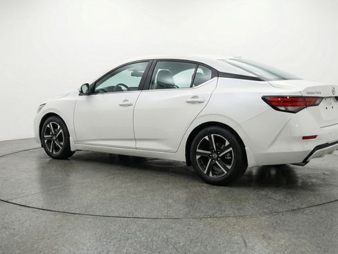 Used 2025 Nissan Sentra SV image 6