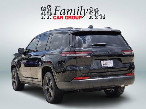 Used 2023 Jeep Grand Cherokee L Limited AWD/4WD image 3