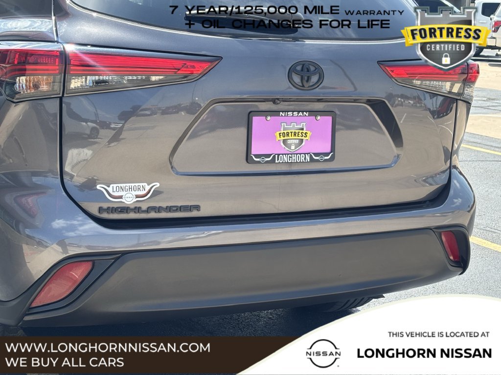 Used 2022 Toyota Highlander L FWD image 5