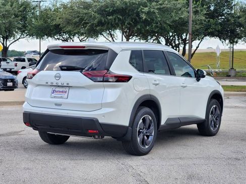 New 2026 Nissan Rogue SV w/ SV Premium Package image 3