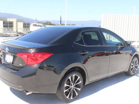 Used 2017 Toyota Corolla SE w/ Carpet Mat Package (TMS) FWD image 3