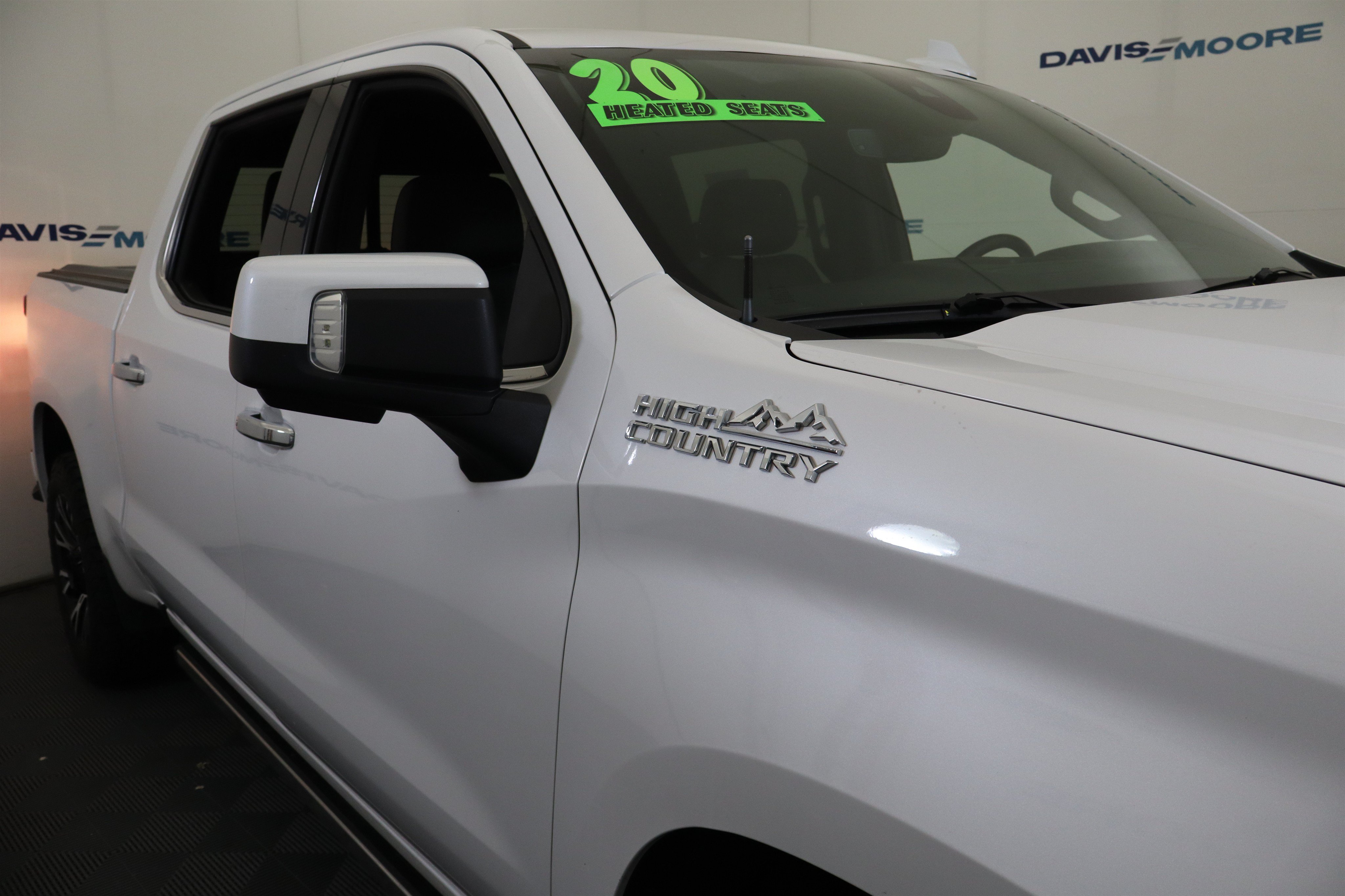Used 2020 Chevrolet Silverado 1500 High Country w/ Technology Package AWD/4WD image 4