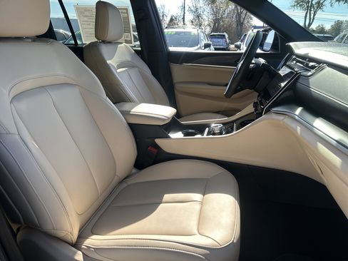 Used 2024 Jeep Grand Cherokee Limited w/ Trailer Tow Package image 13