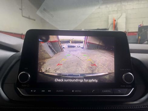 Used 2023 Nissan Rogue SV AWD/4WD image 18