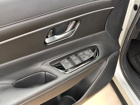 Certified 2025 Nissan Murano SV image 19