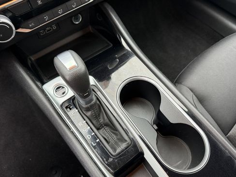 Used 2024 Nissan Altima 2.5 SV image 40