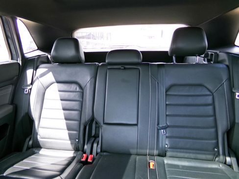 Used 2021 Volkswagen Atlas Cross Sport SEL Premium R-Line w/ Cross Sport MDO Package AWD/4WD image 7