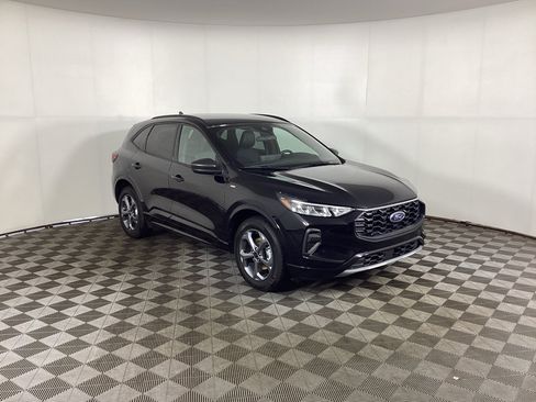 Certified 2023 Ford Escape ST-Line w/ Tech Pack #1 AWD/4WD image 1