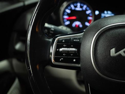 Used 2022 Kia Carnival EX FWD image 26
