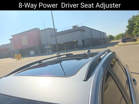 Used 2024 Chevrolet Equinox LT FWD image 14