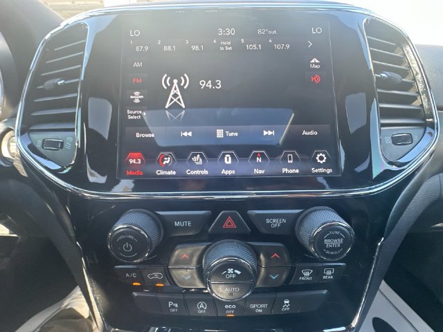 Used 2020 Jeep Grand Cherokee Altitude AWD/4WD image 19
