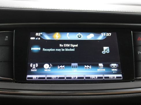 Used 2019 Buick Enclave Essence w/ LPO, Luxury Package image 46