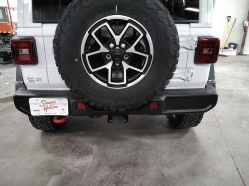 Used 2024 Jeep Wrangler Unlimited Rubicon w/ Convenience Group AWD/4WD image 16