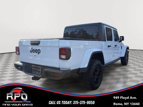 Used 2021 Jeep Gladiator Sport AWD/4WD image 5