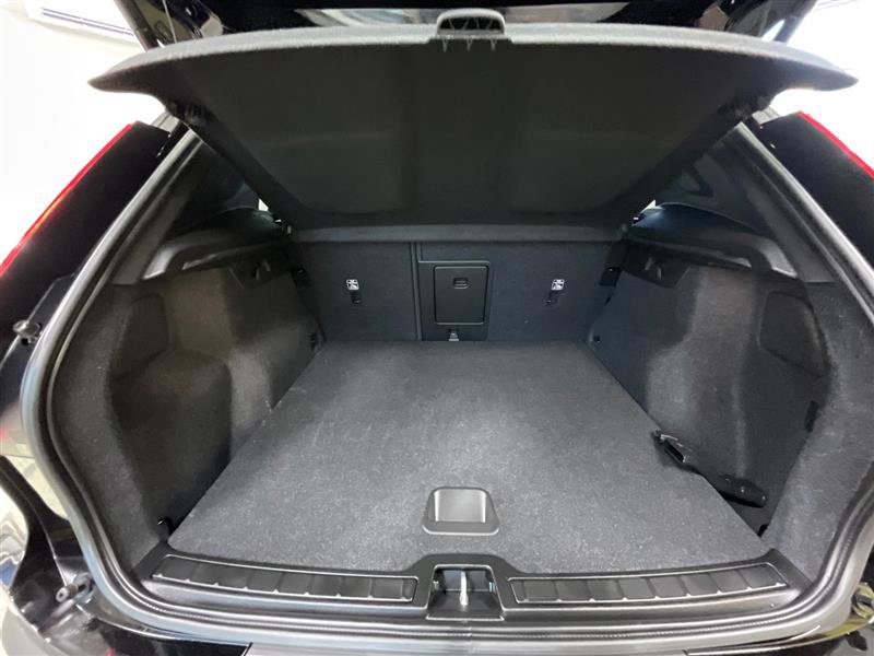 Used 2023 Volvo XC40 B5 Core AWD/4WD image 24