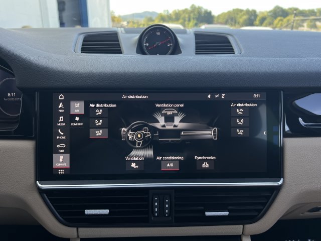 Used 2019 Porsche Cayenne AWD/4WD image 23