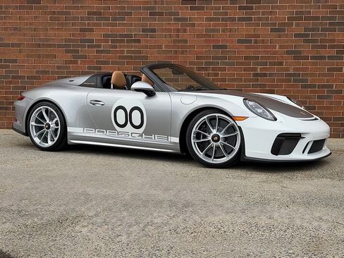 Used 2019 Porsche 911 Speedster image 9
