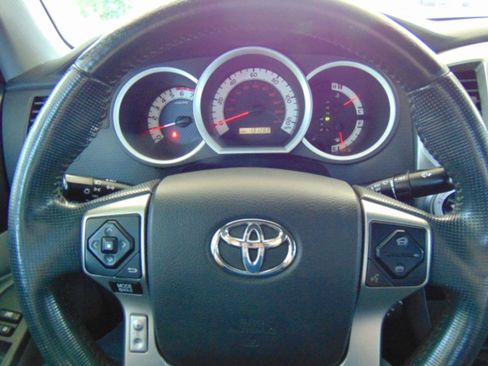 Used 2014 Toyota Tacoma 4x4 Double Cab w/ TRD Off-Road Package image 14