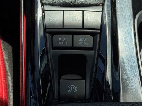 Used 2025 Toyota Camry XSE FWD image 36