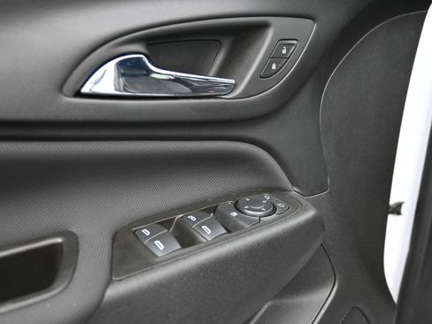 Used 2024 Chevrolet Equinox RS FWD image 28