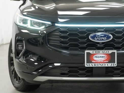 Used 2023 Ford Escape ST-Line Elite w/ Premium Technology Package image 7