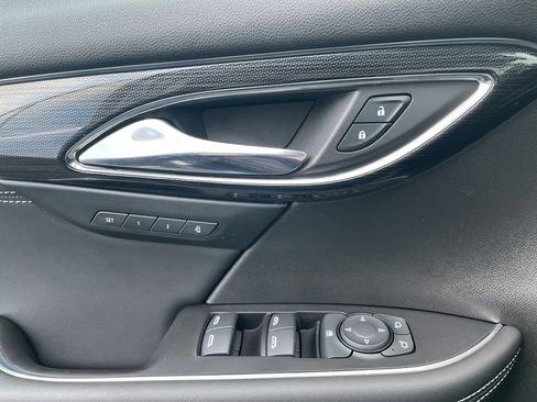 Used 2023 Buick Envision Essence image 27