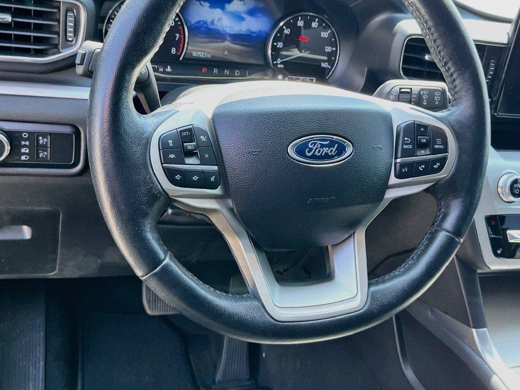 Used 2023 Ford Explorer XLT w/ Equipment Group 202A RWD image 11