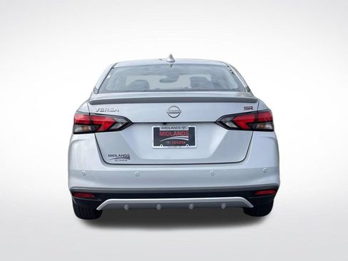 Used 2024 Nissan Versa SR FWD image 5