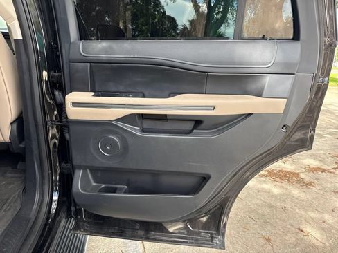 Used 2023 Ford Expedition XLT RWD image 19