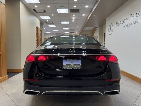 Certified 2025 Mercedes-Benz E 350 4MATIC Sedan image 4
