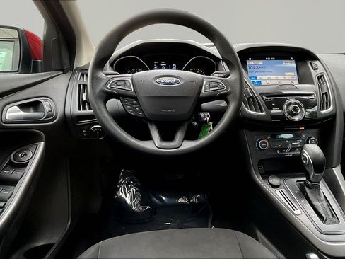 Used 2018 Ford Focus SEL FWD image 8