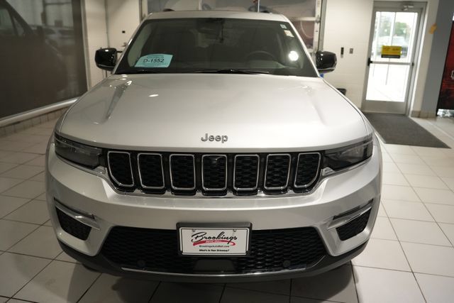 Used 2023 Jeep Grand Cherokee Limited w/ Luxury Tech Group II AWD/4WD image 6