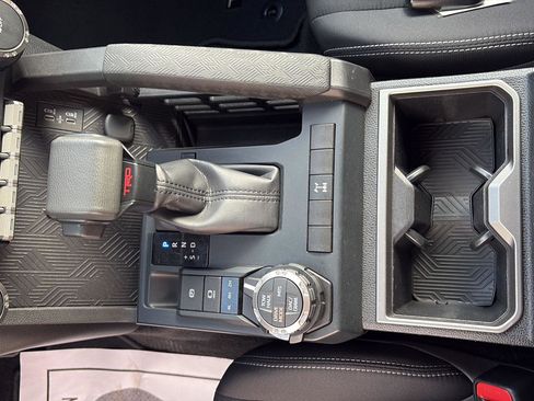 Used 2025 Toyota Tacoma TRD Off-Road AWD/4WD image 16