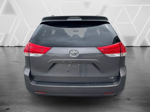 Used 2014 Toyota Sienna LE FWD image 10