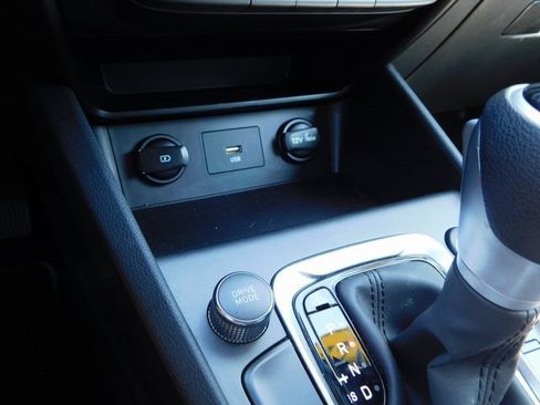 Used 2022 Hyundai Kona SEL image 33