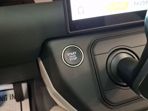 New 2026 Land Rover Defender 110 X-Dynamic SE image 18