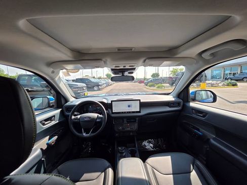 Used 2025 Ford Maverick Lobo AWD/4WD image 30