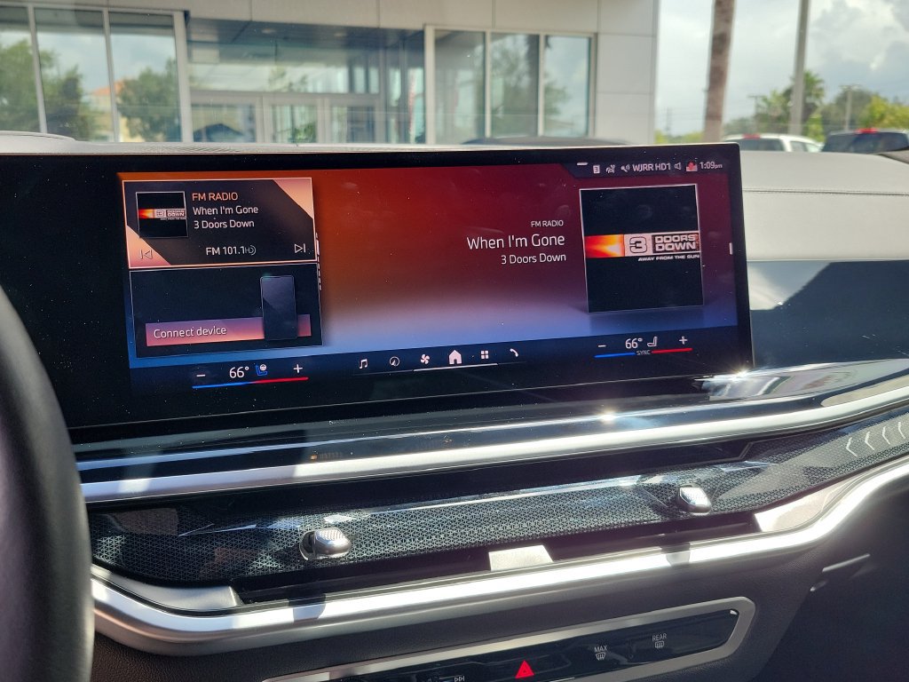 Used 2024 BMW X7 xDrive40i w/ Executive Package AWD/4WD image 26