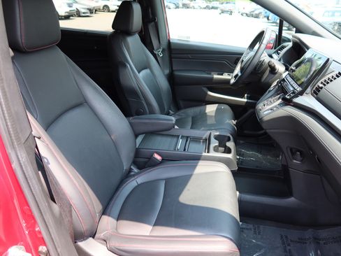 Certified 2024 Honda Odyssey Sport image 12