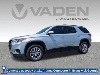 Used 2021 Chevrolet Traverse LT