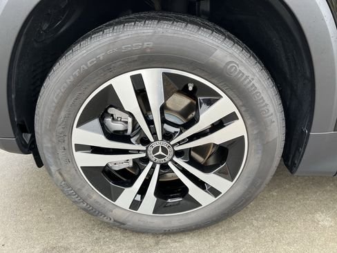 Certified 2025 Mercedes-Benz GLB 250 4MATIC image 13