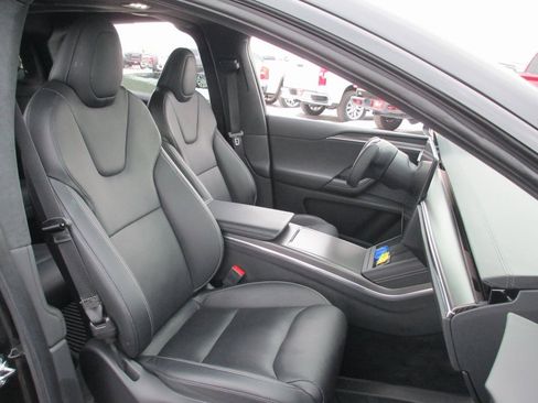 Used 2022 Tesla Model X Plaid image 20