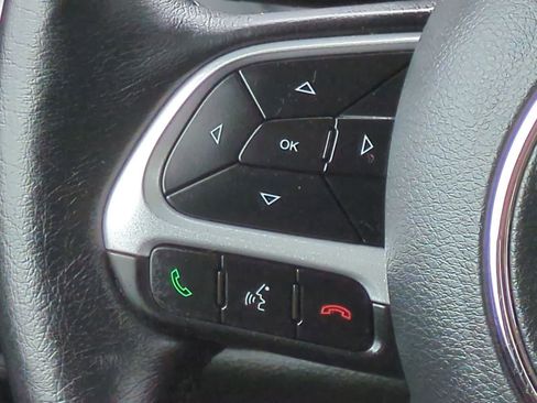 Used 2020 Jeep Renegade Latitude w/ Cold Weather Group AWD/4WD image 23