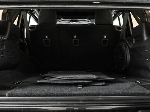 Used 2018 Jeep Wrangler Unlimited Sahara image 6